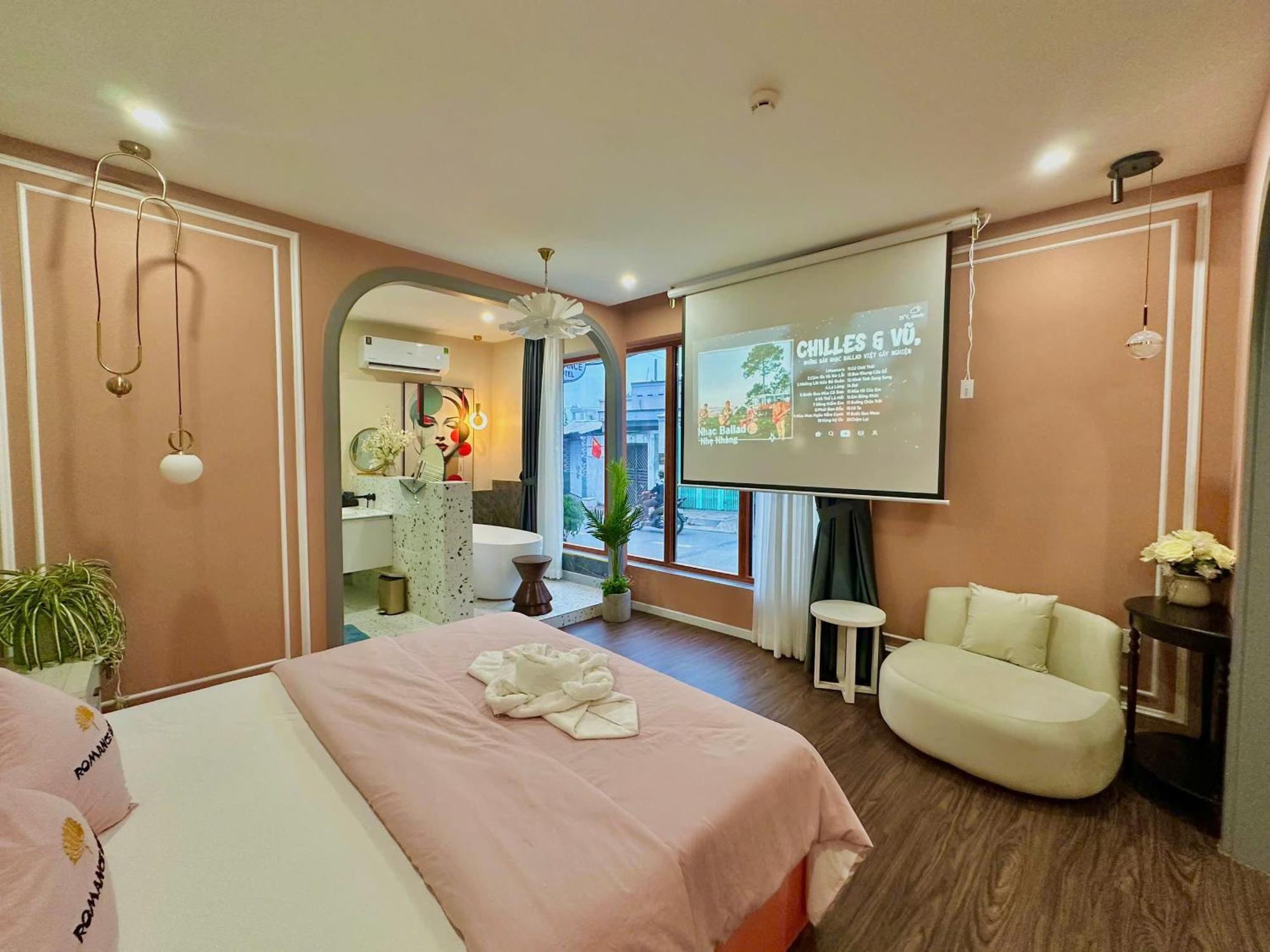Romance TP. Hồ Chí Minh