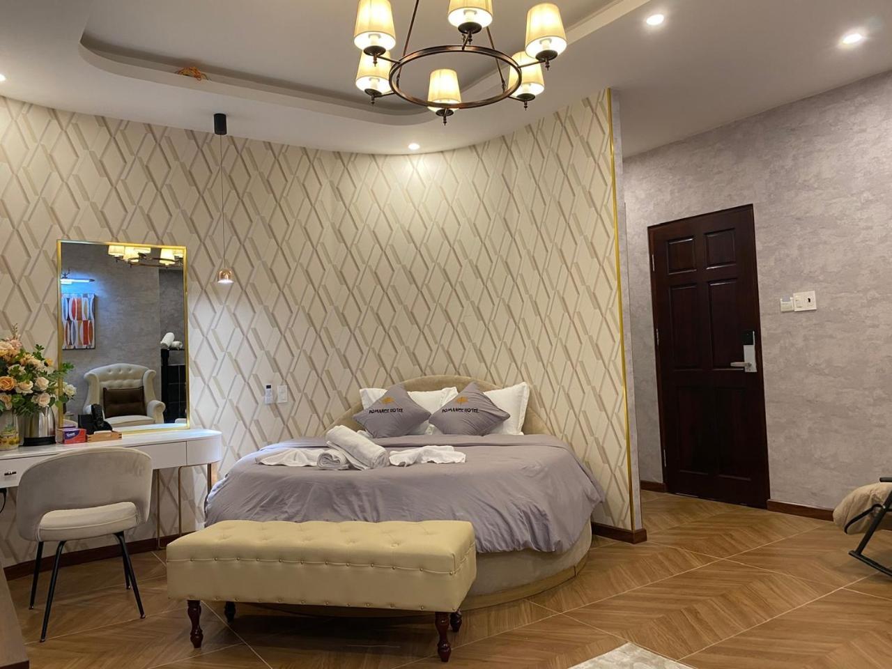 Romance Khách sạn